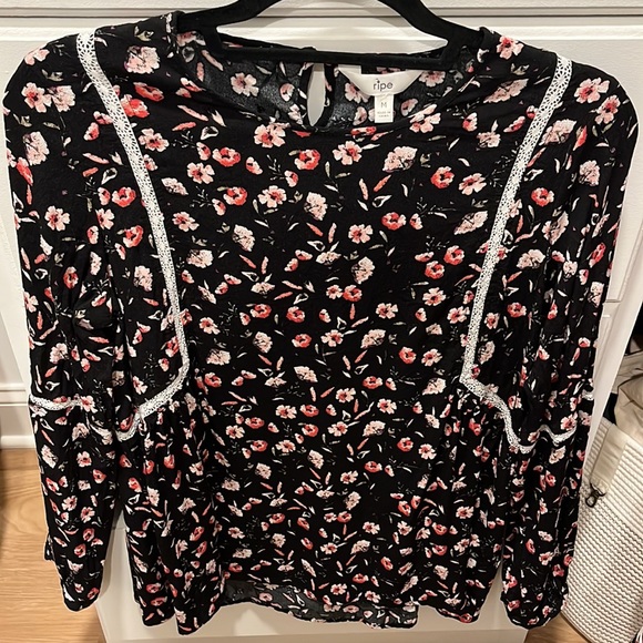 Ripe Maternity Victoria Lace Trim Blouse - Picture 6 of 7